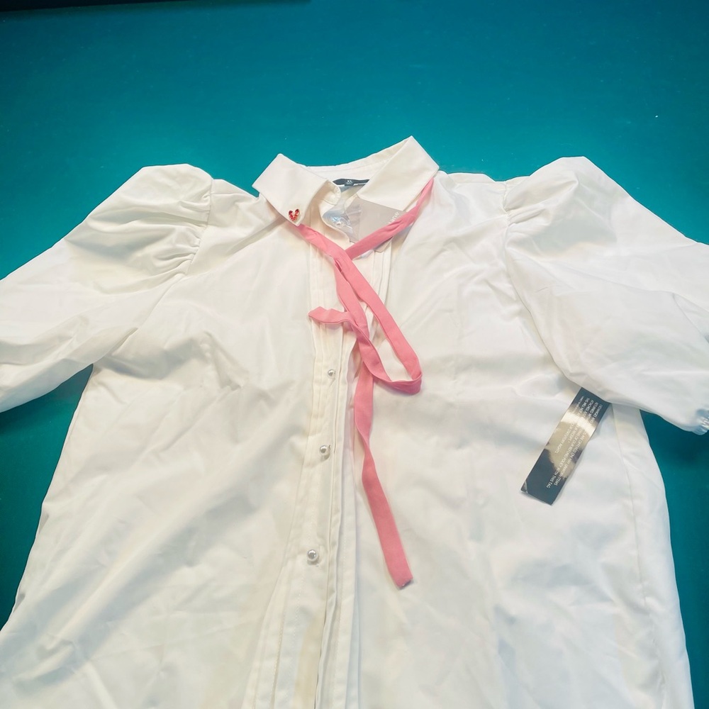 Beautiful white top by Sister Jane 
XL- NEW WITH TAG